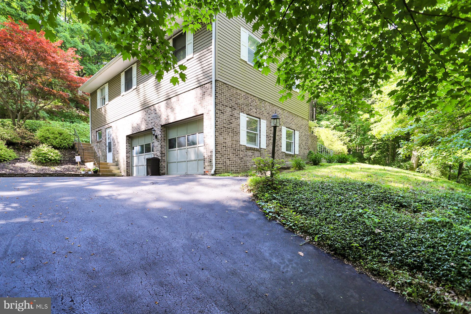 300 Mountain View Road Reading, PA 19607 - Photo 4 of 41