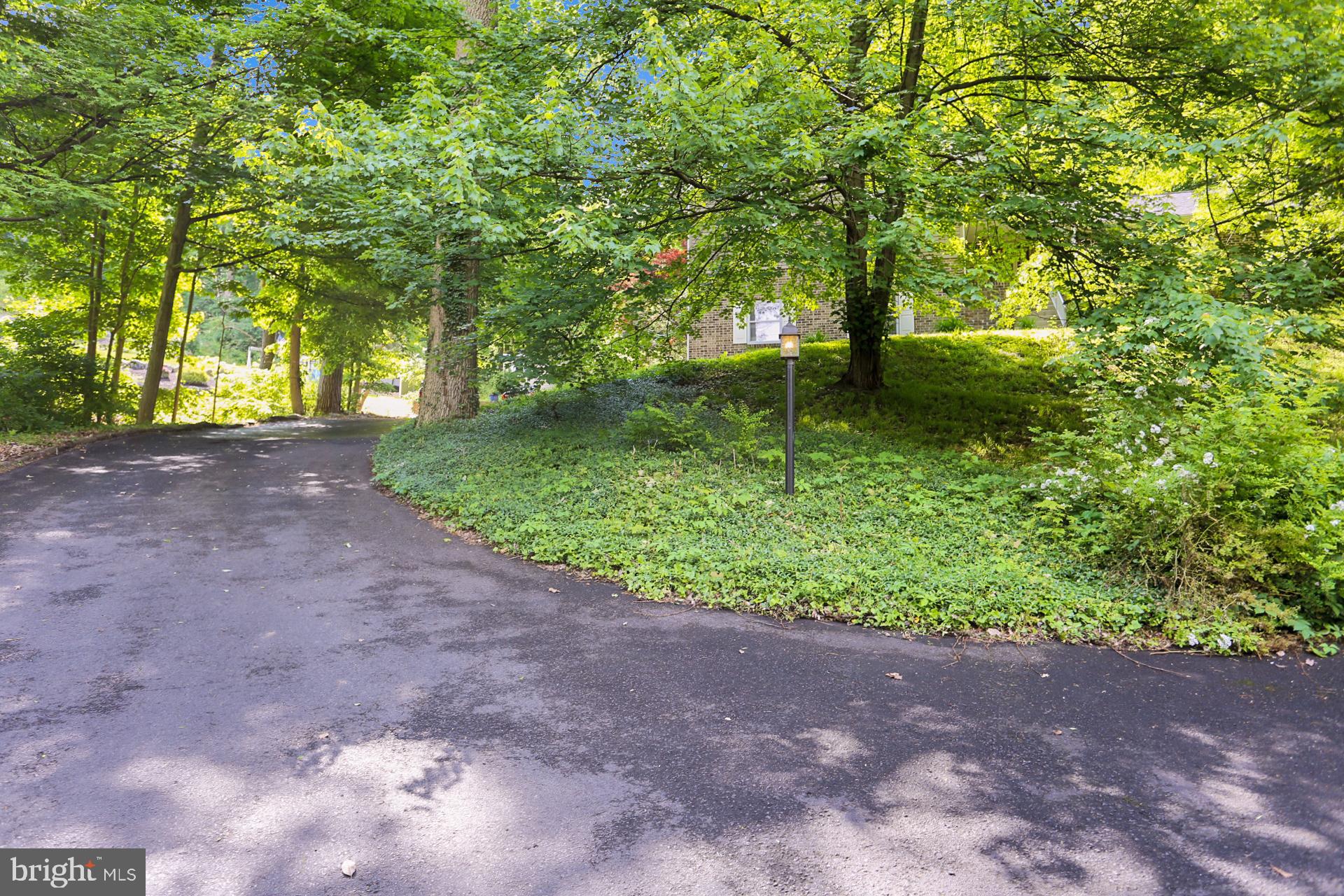 300 Mountain View Road Reading, PA 19607 - Photo 6 of 41