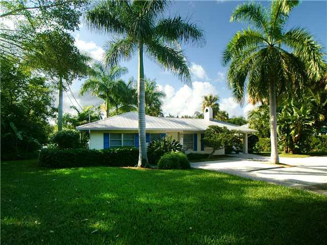 324 Southeast Cardinal Way Stuart, FL 34996 - Photo 4 of 24 Gallery Image 4