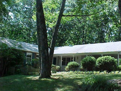 944 West Outer Drive Oak Ridge, TN 37830 - Photo 1 of 1 Primary Photo