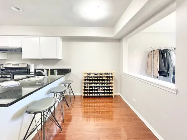 $3,200 | 3023 Crystal Rock Road, Naperville, IL 60564