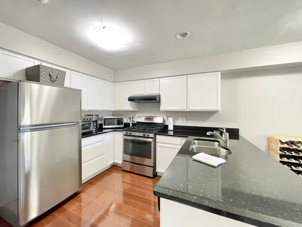 $3,200 | 3023 Crystal Rock Road, Naperville, IL 60564