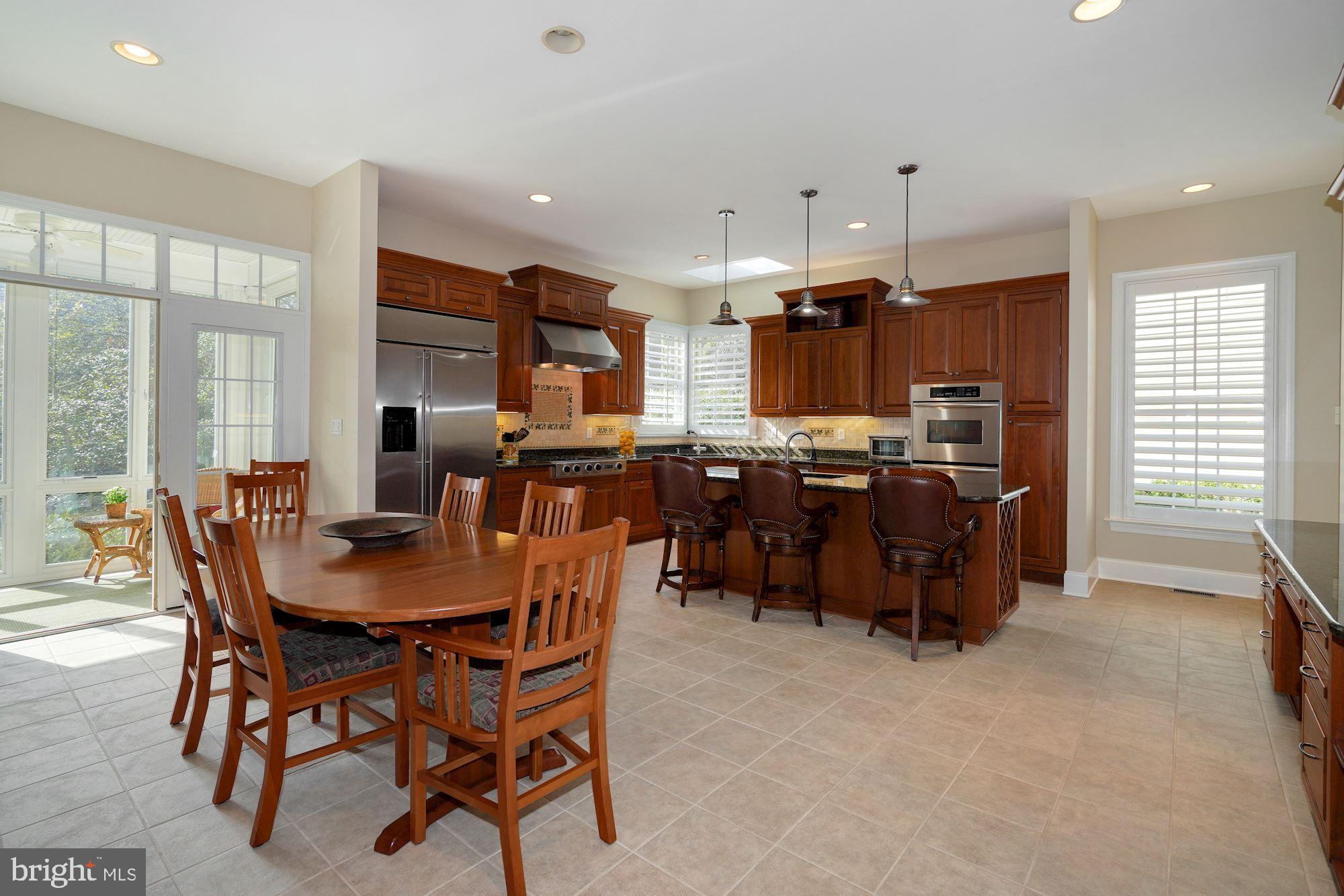 5910 Bradley Boulevard Bethesda, MD 20814 - Photo 6 of 42 Eat-in kitchen