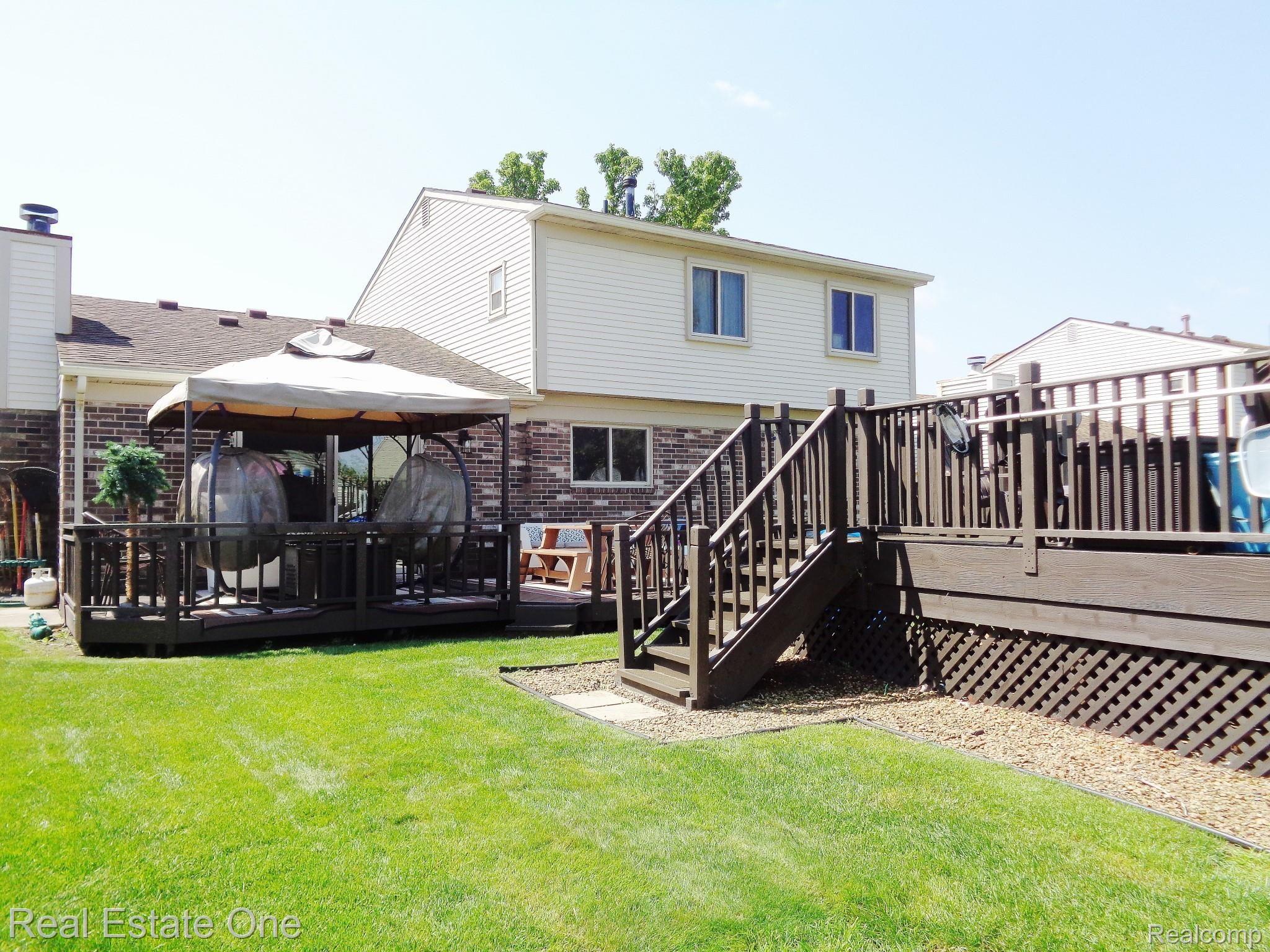 24670 Timber Ridge Trail Flat Rock, MI 48134 - Photo 25 of 39 Back Of Hom