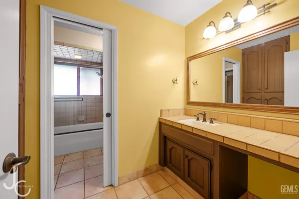 $649,995 | Undisclosed Address, Bakersfield, CA 93306
