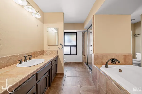 $649,995 | Undisclosed Address, Bakersfield, CA 93306