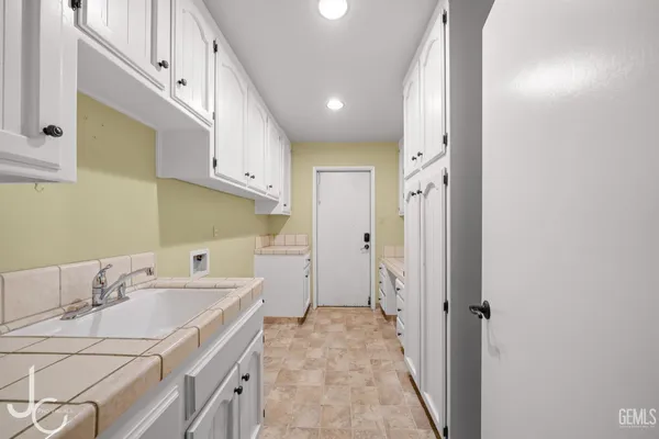 $649,995 | Undisclosed Address, Bakersfield, CA 93306