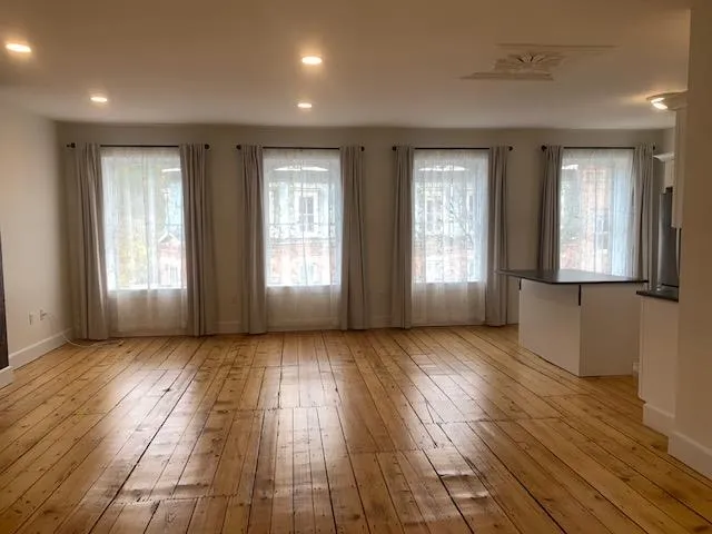 $2,800 | 21 Central Street, Unit 3, Woodstock, VT 05091