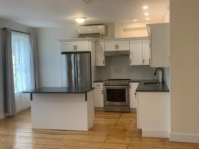 $2,800 | 21 Central Street, Unit 3, Woodstock, VT 05091