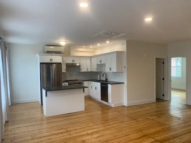 $2,800 | 21 Central Street, Unit 3, Woodstock, VT 05091