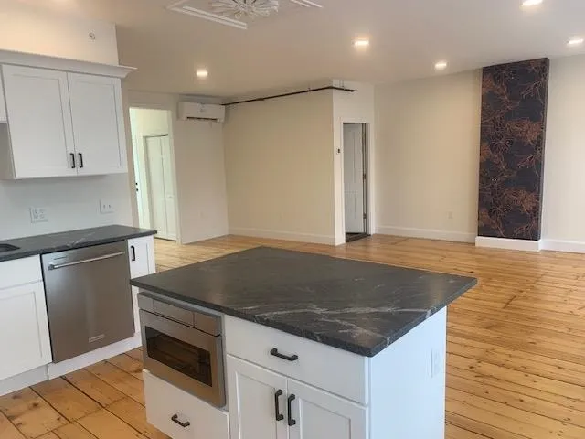 $2,800 | 21 Central Street, Unit 3, Woodstock, VT 05091