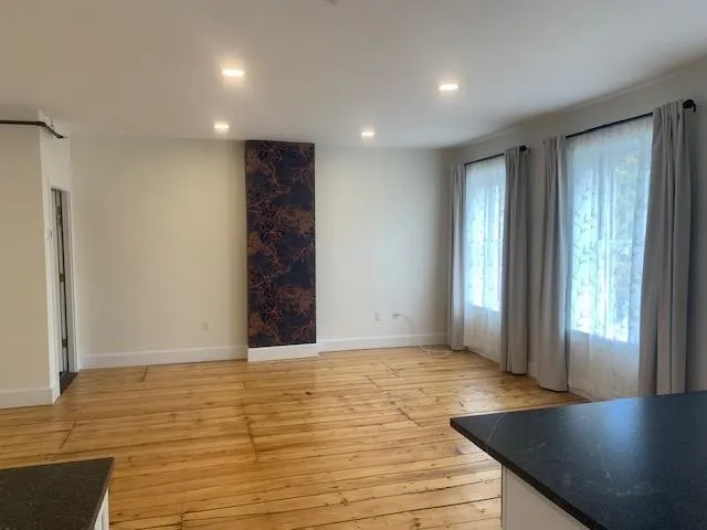 $2,800 | 21 Central Street, Unit 3, Woodstock, VT 05091