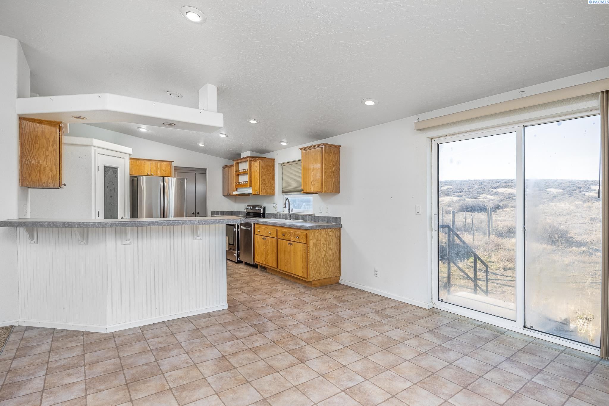 45219 Red Mountain Road Benton City, WA 99320 - Photo 10 of 30 Gallery Image 10