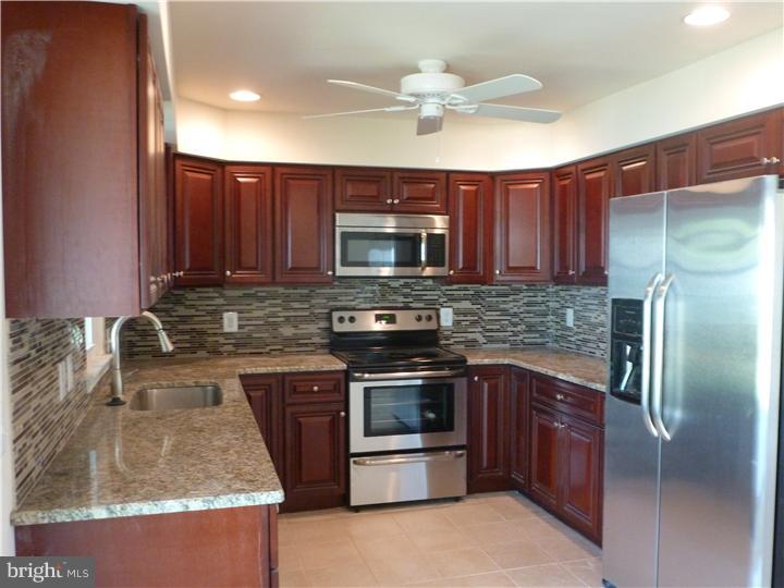 49 Tinsel Road Levittown, PA 19056 - Photo 3 of 10 Kitchen
