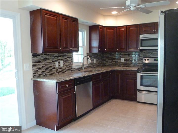 49 Tinsel Road Levittown, PA 19056 - Photo 4 of 10 Kitchen