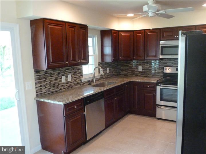 49 Tinsel Road Levittown, PA 19056 - Photo 5 of 10 Kitchen
