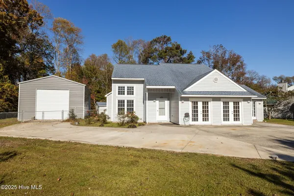 $499,999 | 3018 Mandy Lane, Morehead City, NC 28557