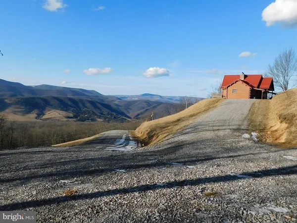 $749,000 | 515 Lookout Lane, Riverton, WV 26814