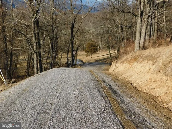 $749,000 | 515 Lookout Lane, Riverton, WV 26814