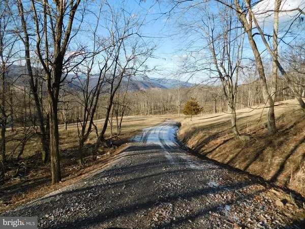 $749,000 | 515 Lookout Lane, Riverton, WV 26814