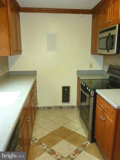 11 Ridge Road, Unit 11K Greenbelt, MD 20770 - Photo 6 of 10 Kitchen