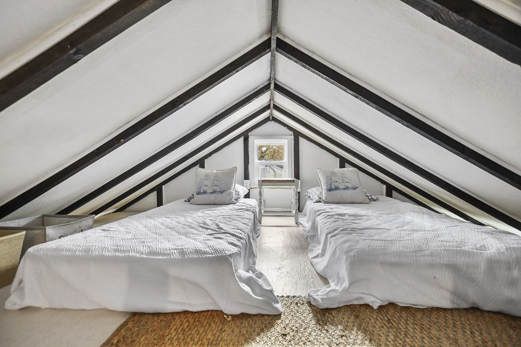 262 Old Wharf Road, Unit 103 Dennis, MA 02639 - Photo 17 of 30 a view of a bedroom