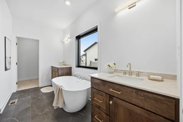 $769,900 | 4270 Bristlecone Loop South, Fargo, ND 58104