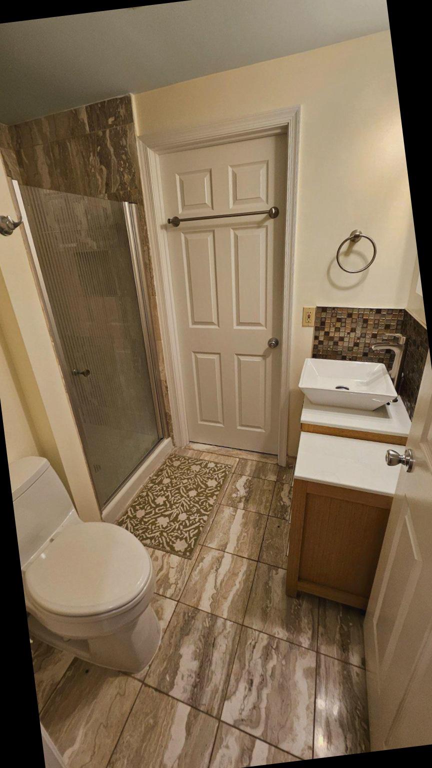 3801 Canterbury Road, Unit 703 Baltimore, MD 21218 - Photo 23 of 32 Second Full Bathroom