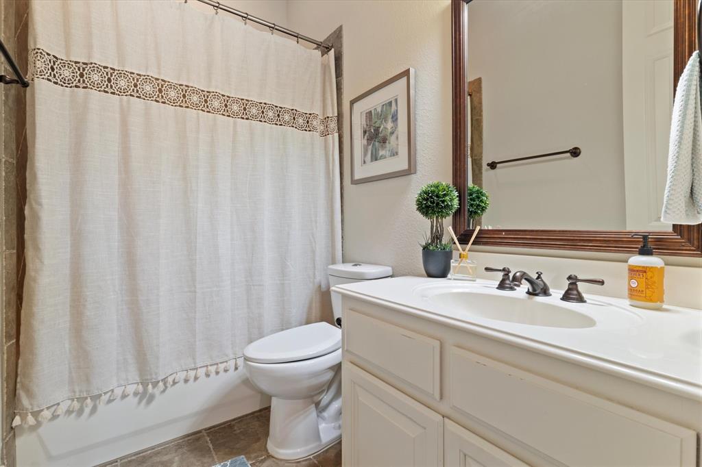 924 Lairds Lane Allen, TX 75013 - Photo 22 of 40
