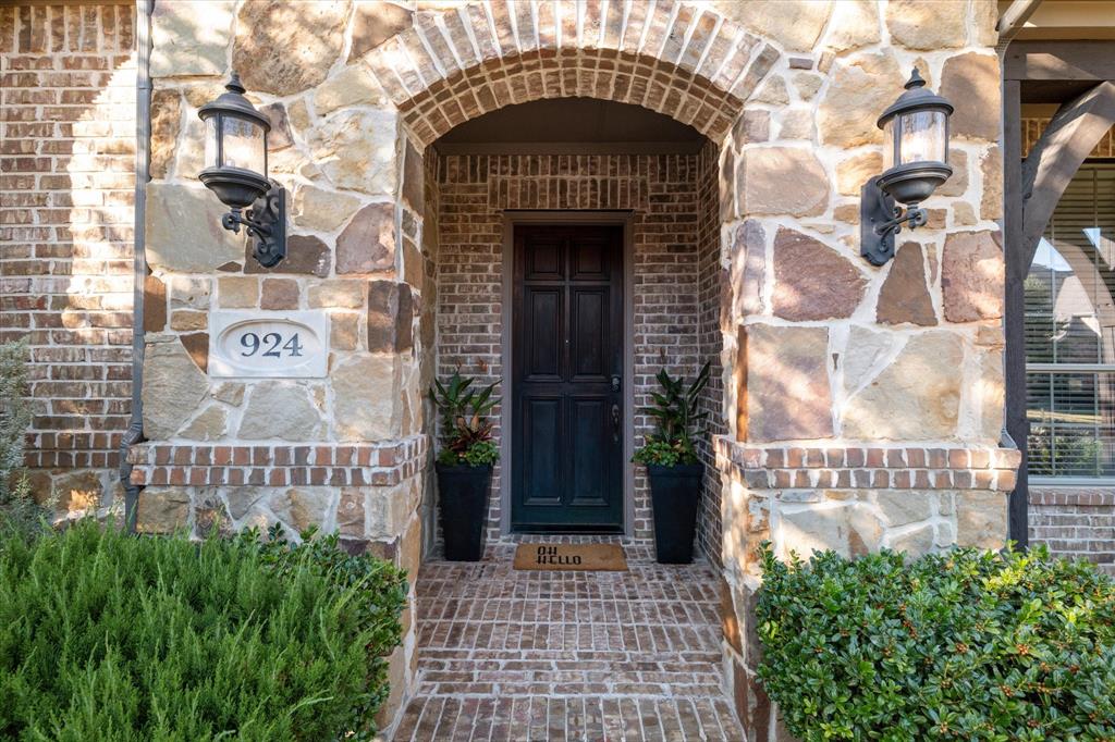 924 Lairds Lane Allen, TX 75013 - Photo 3 of 40