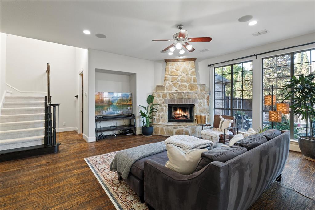 924 Lairds Lane Allen, TX 75013 - Photo 7 of 40