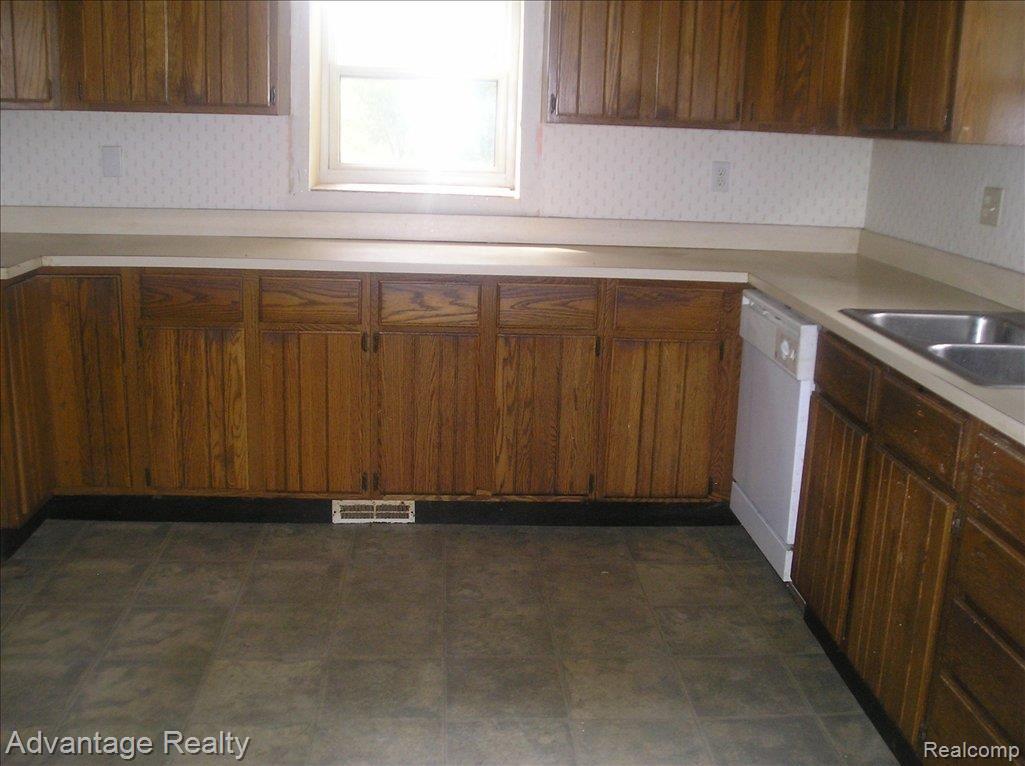 12818 Ebeling Road Romeo, MI 48065 - Photo 7 of 11 kitchen 1