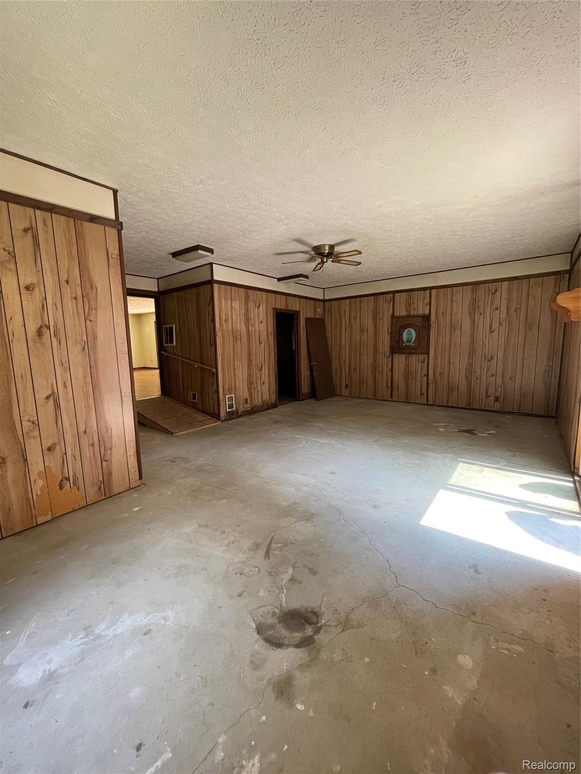 103 South Hughes Road Howell, MI 48843 - Photo 12 of 17 FFE6E758-598D-4A9E-B755-9EF779AEB3C8.jpeg