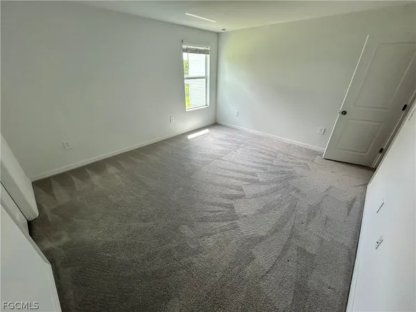 a view of empty room with window