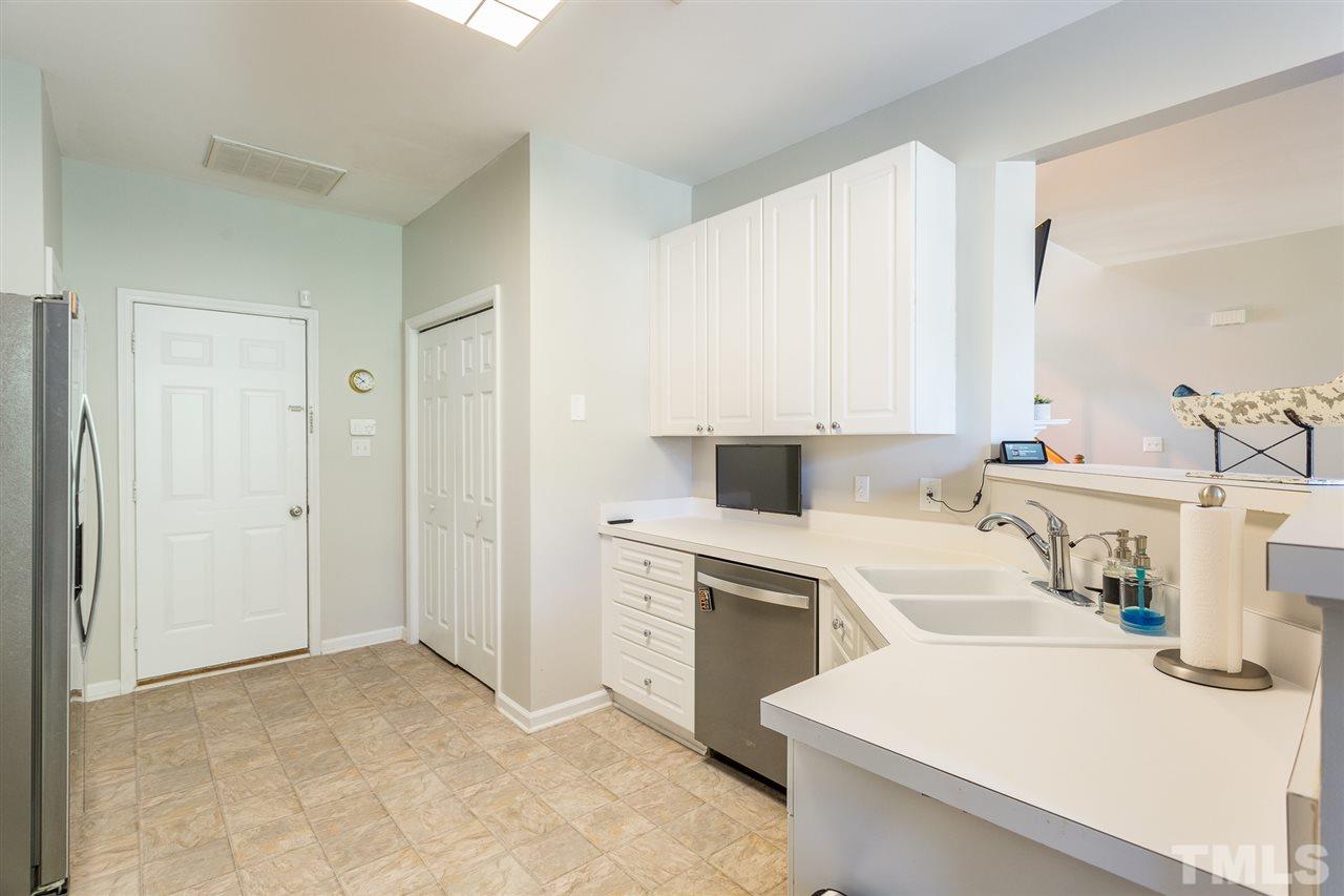 11032 Louson Place Raleigh, NC 27614 - Photo 14 of 30 Gallery Image 14