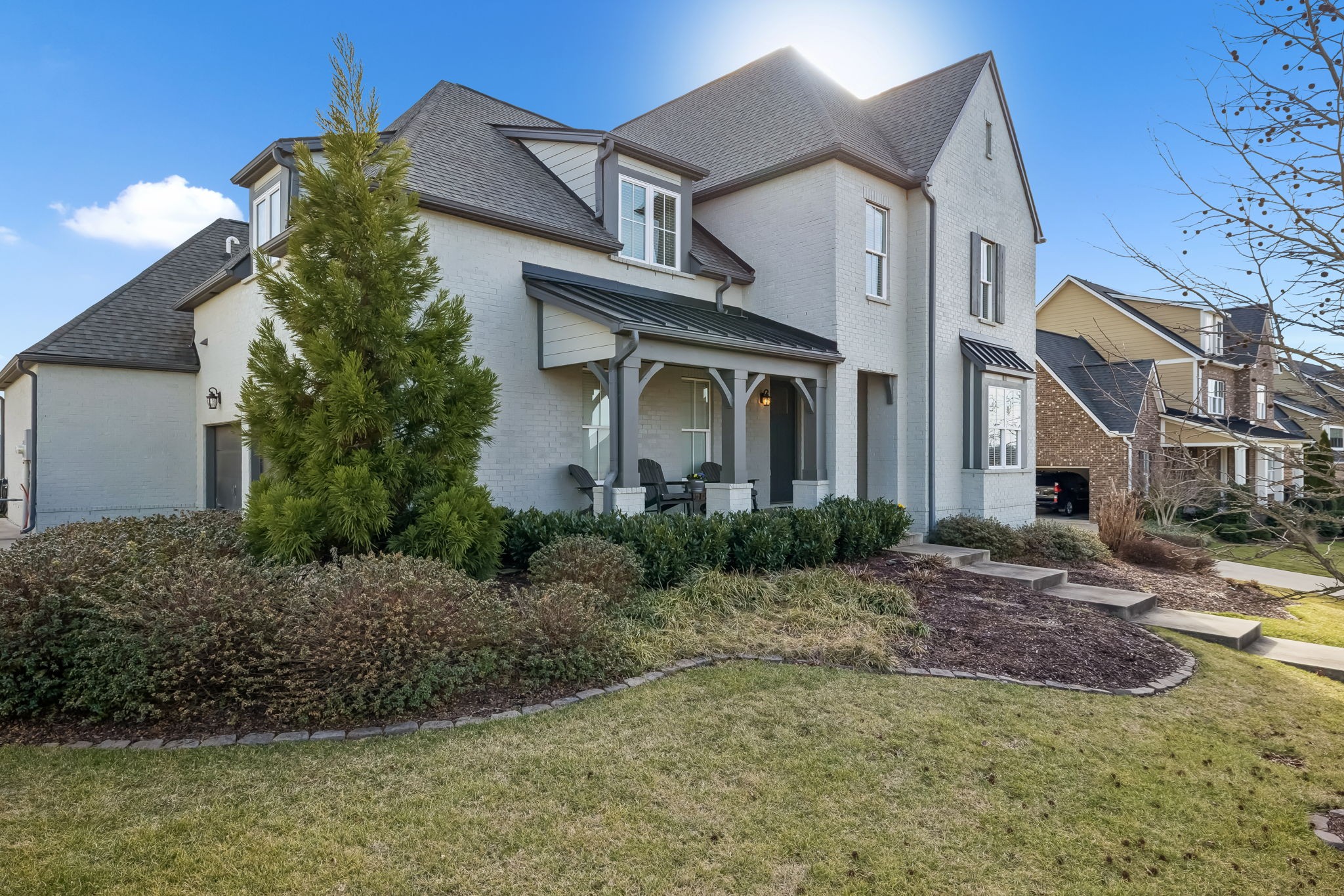 142 Vanner Road Mount Juliet, TN 37122 - Photo 2 of 52 a front view of a house with garden