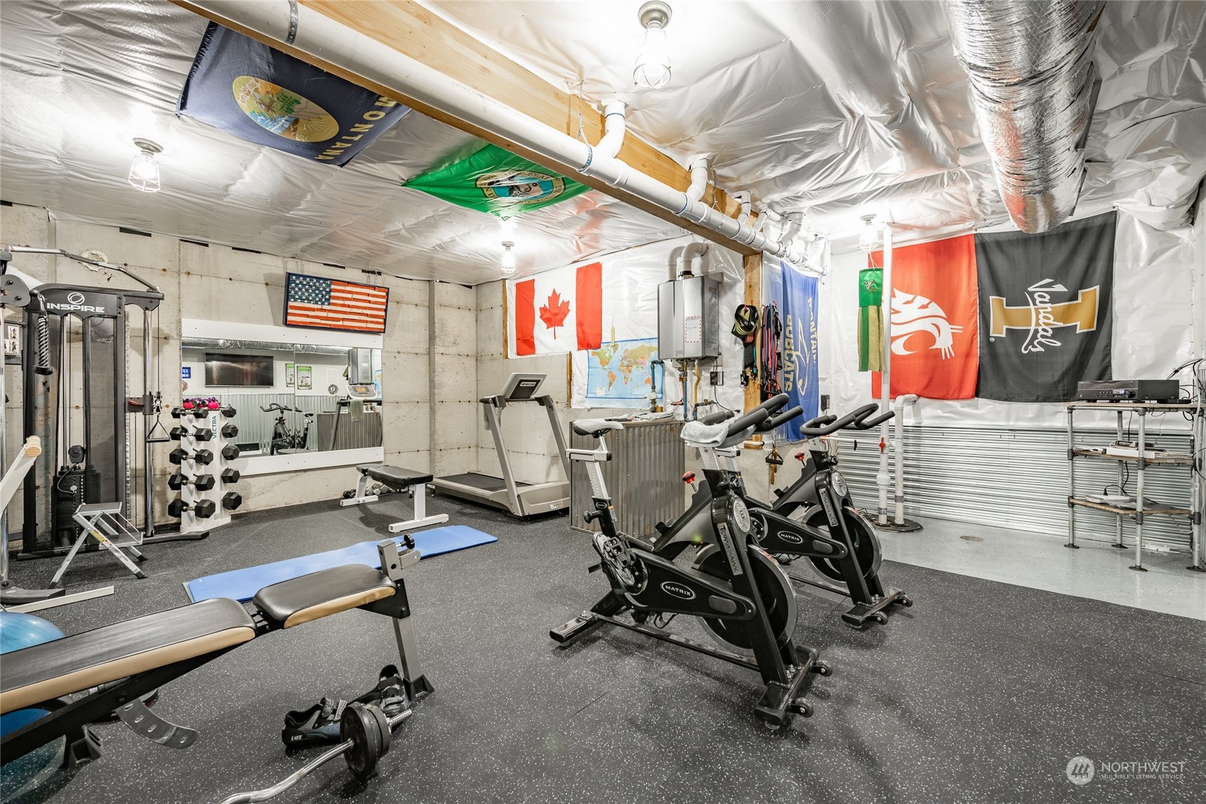 5433 Canvasback Road Blaine, WA 98230 - Photo 28 of 34 a view of a room with gym equipment