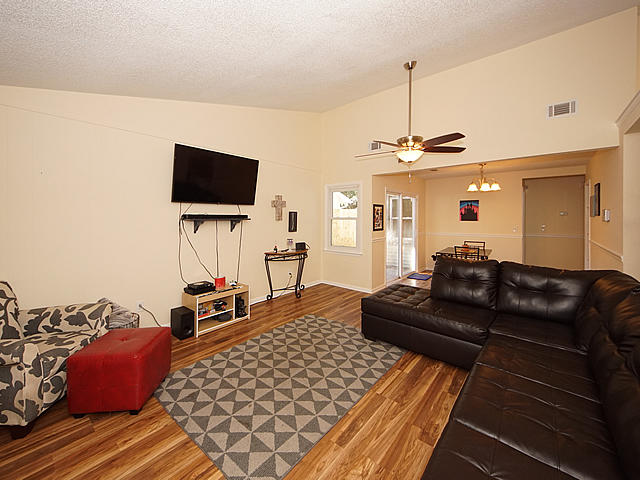 125 Cambridge Road Summerville, SC 29486 - Photo 5 of 31 05