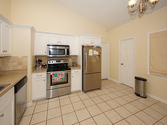 125 Cambridge Road Summerville, SC 29486 - Photo 9 of 31 09