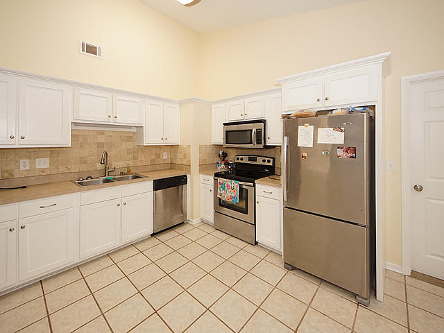 125 Cambridge Road Summerville, SC 29486 - Photo 10 of 31 10