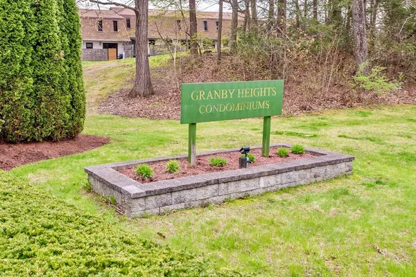 $254,900 | 33 Granby Heights, Unit 33, Granby, MA 01033