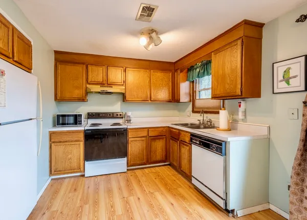 $254,900 | 33 Granby Heights, Unit 33, Granby, MA 01033
