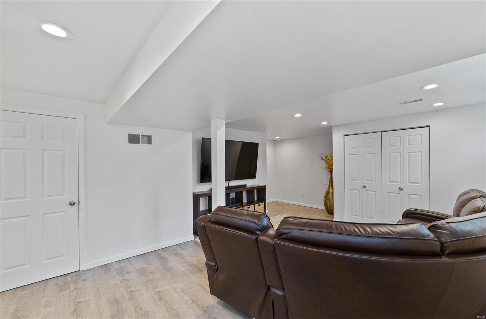 9869 Baptist Church Road St. Louis, MO 63126 - Photo 22 of 26 Gallery Image 22
