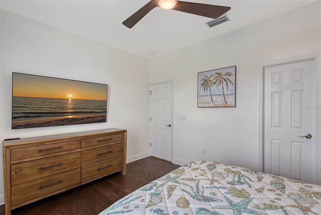4108 Roberts Point Road Sarasota, FL 34242 - Photo 38 of 46 Gallery Image 38