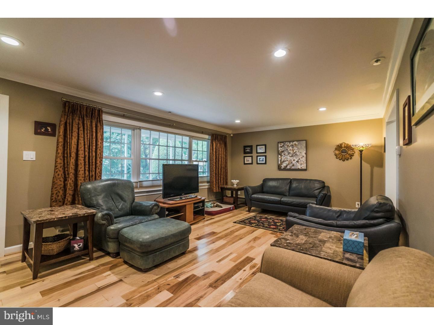 1800 Dillon Road Maple Glen, PA 19002 - Photo 2 of 25 Living Room