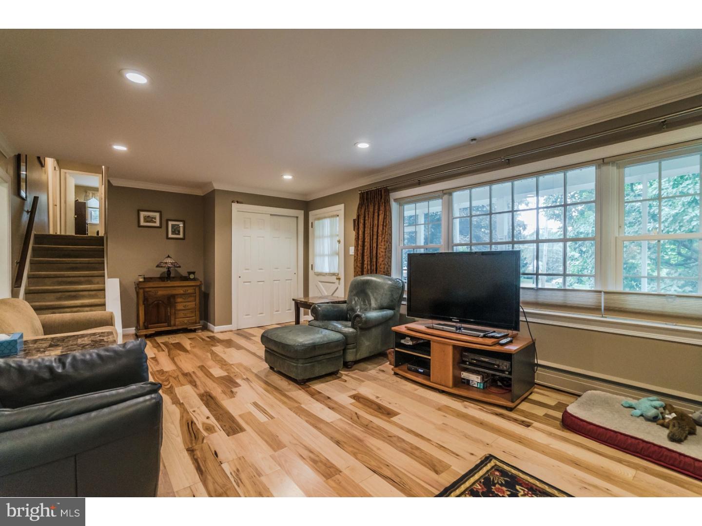 1800 Dillon Road Maple Glen, PA 19002 - Photo 3 of 25 Living Room