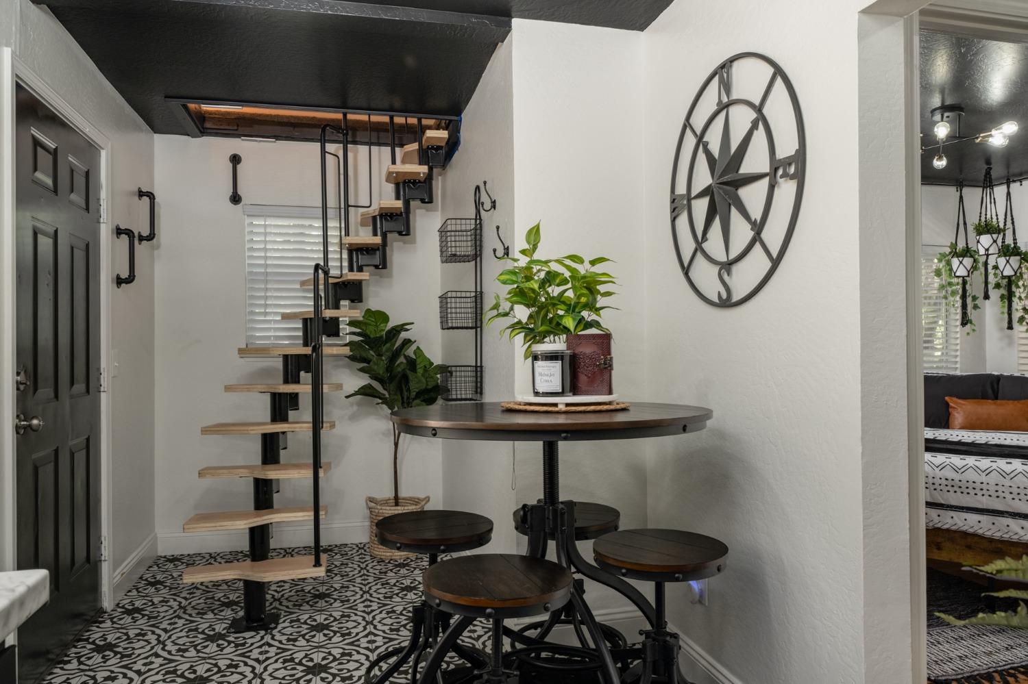 25941 Ellmaro Road Long Barn, CA 95335 - Photo 58 of 74 a view of entryway with a table and chairs