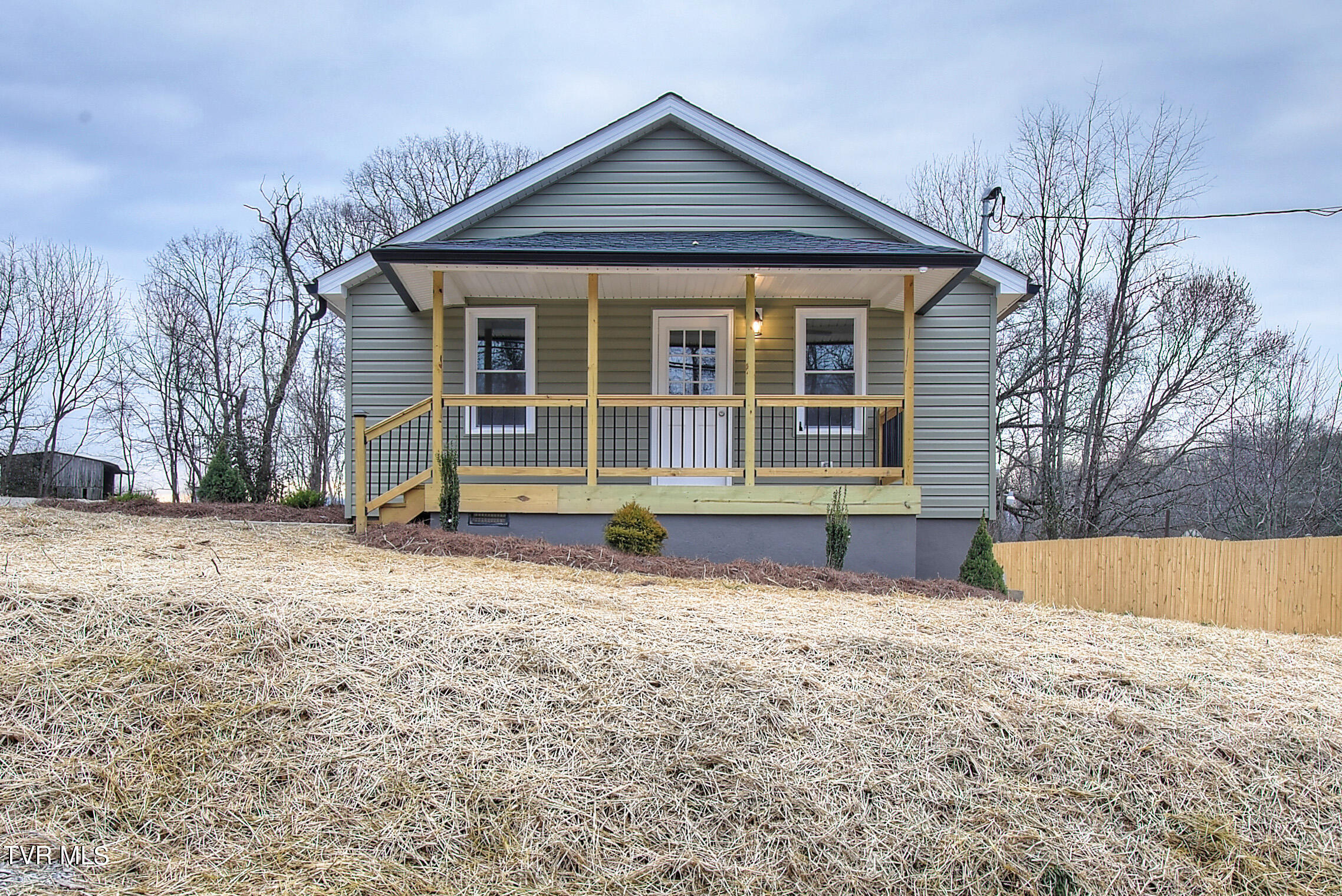 413 Greenlee Road Johnson City, TN 37601 - Photo 2 of 30 2