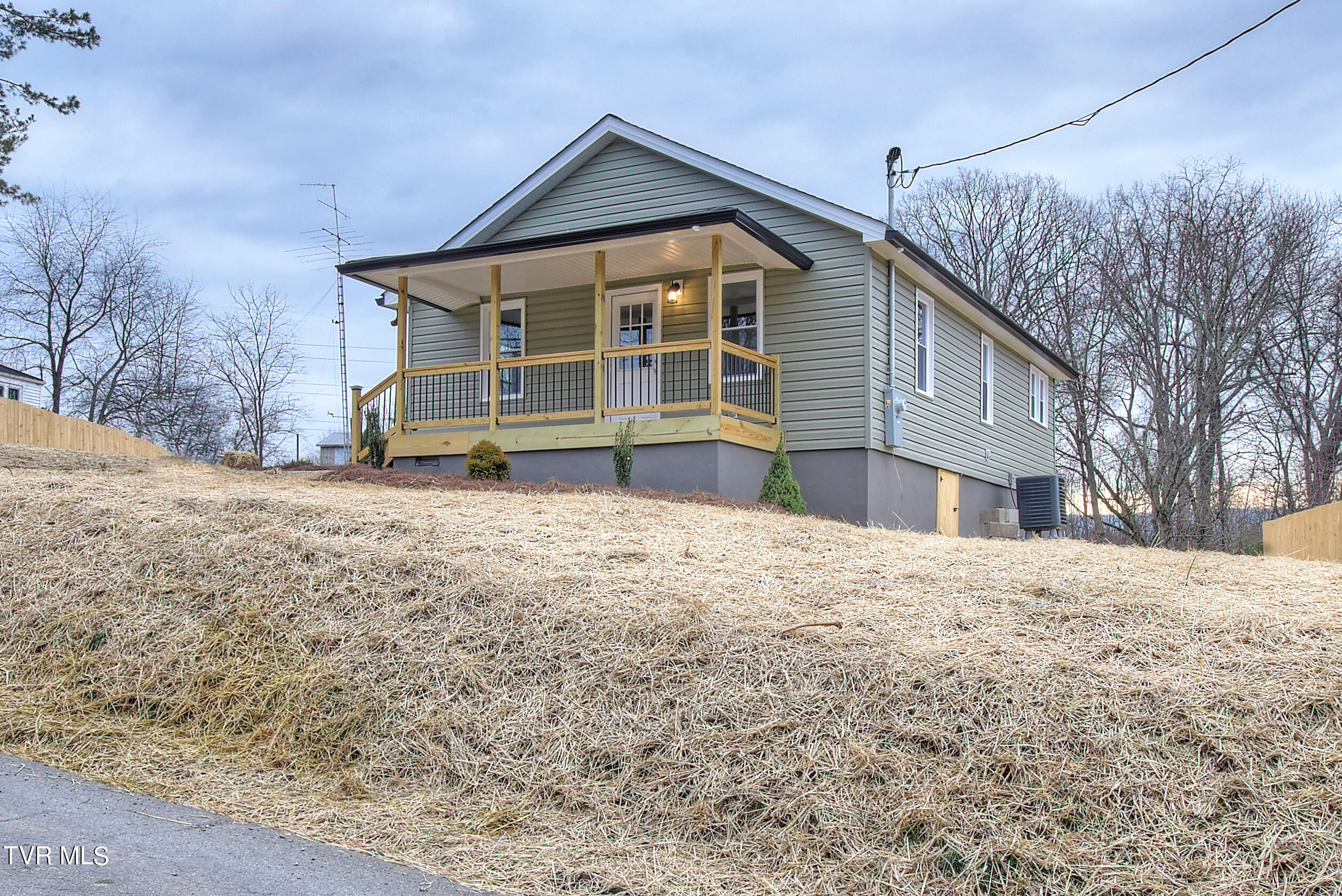 413 Greenlee Road Johnson City, TN 37601 - Photo 3 of 30 3