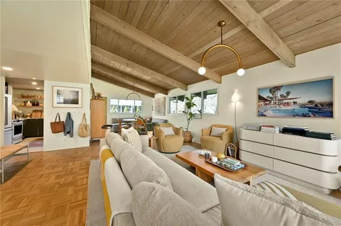 $425,000 | 4504 West 78th Street, Prairie Village, KS 66208